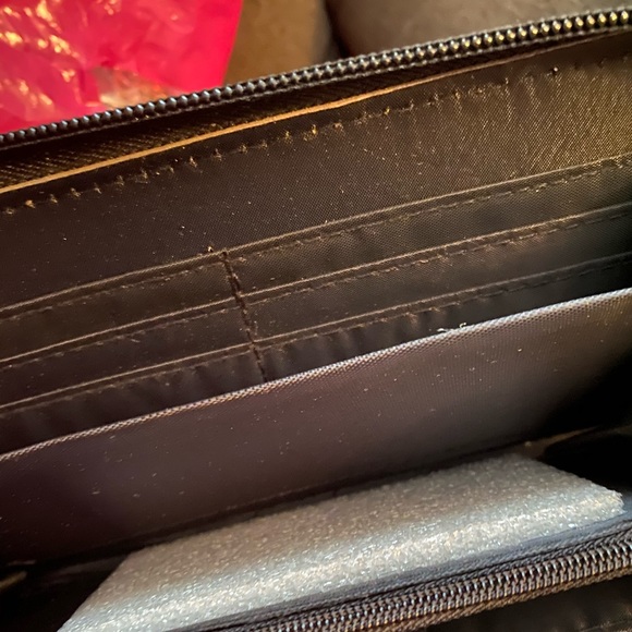 Wallets - Picture 5 of 5